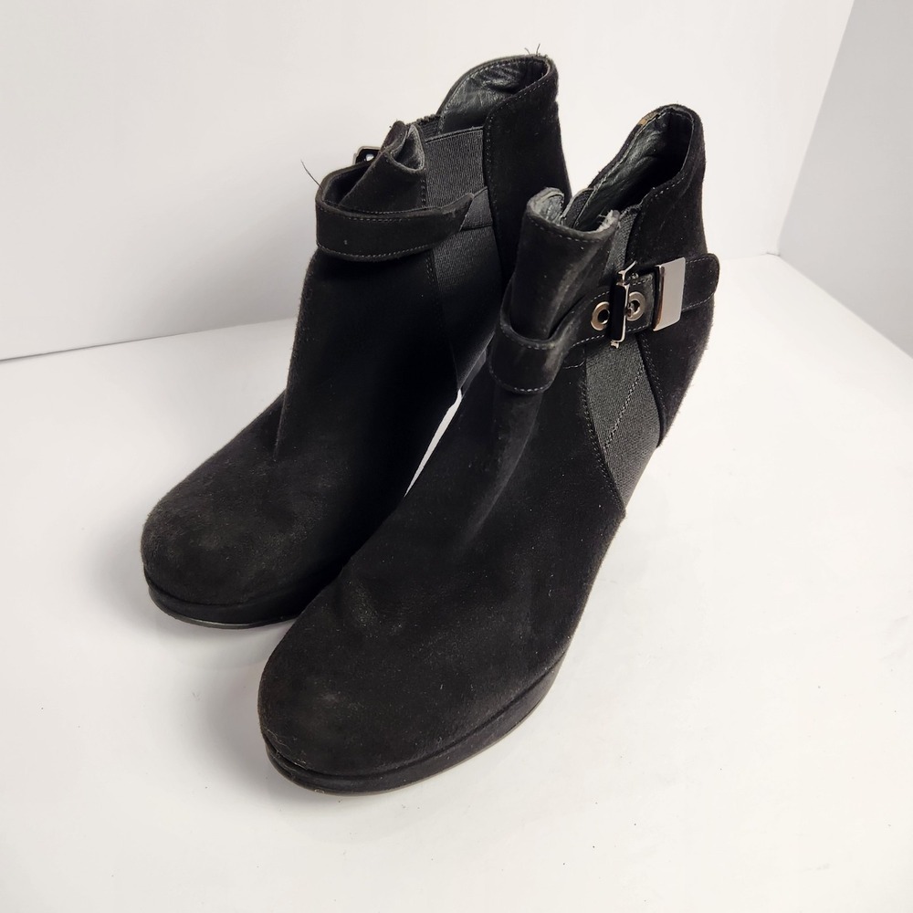 Stuart Weitzman Women's Classy Elegant Black Suede Booties Size 6.5M